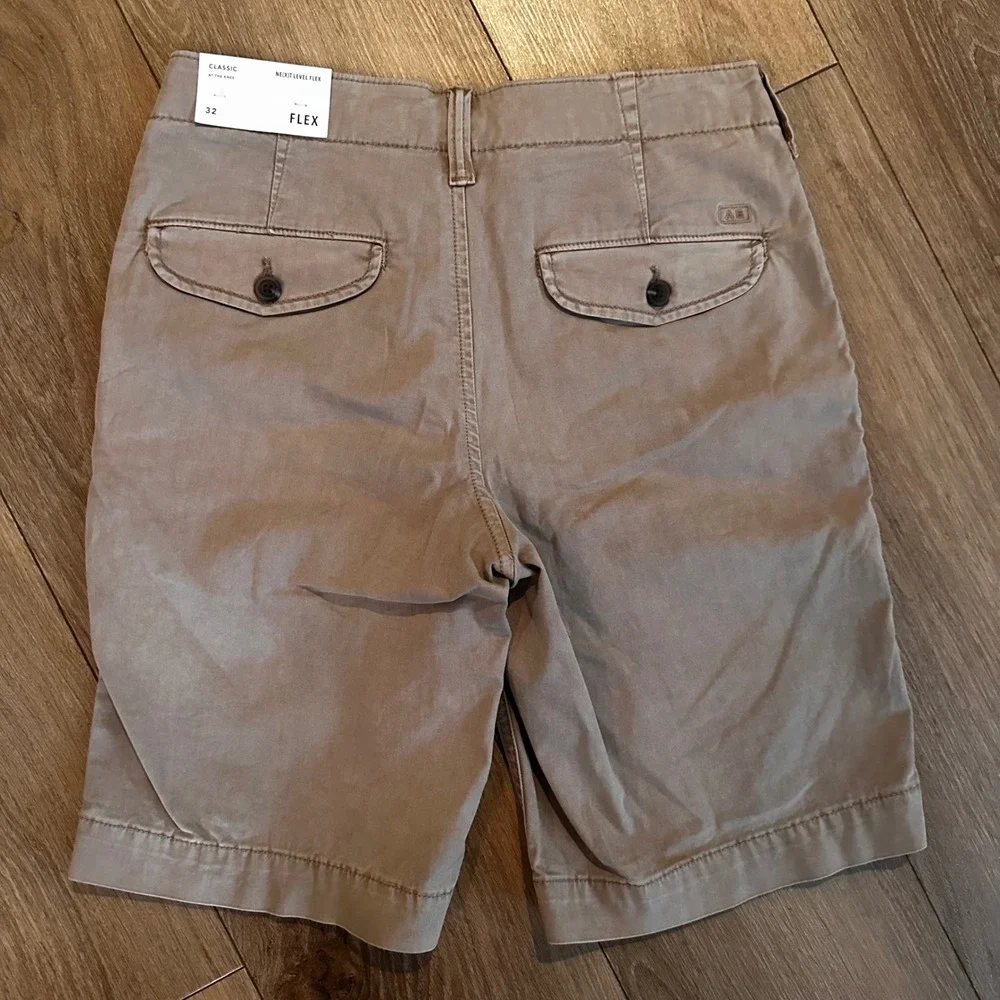 American Eagle Mens Ne(x)t Level Flex Classic Khaki Shorts Tan Size 32 NWT